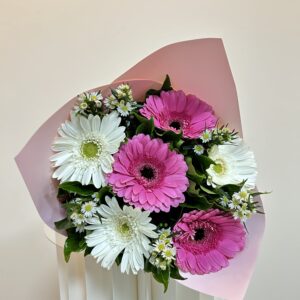 Gerberas rosadas y blancas